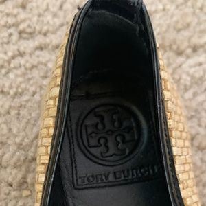 TORY BURCH Catherine Raffia Black Cap Toe Patent Leather Ballet Flat Size 6